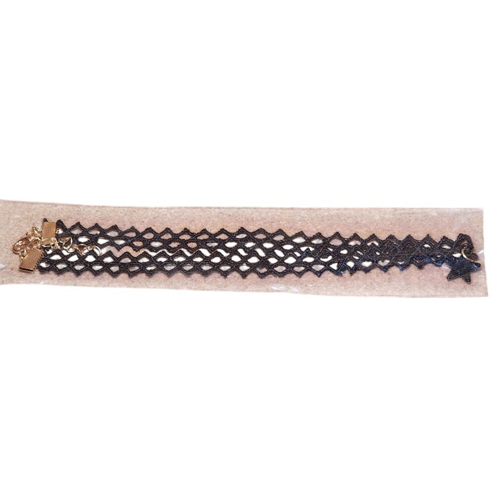 NIP Fashion Jewelry Crocheted Lace Choker Necklace Collar Black Star Pendant